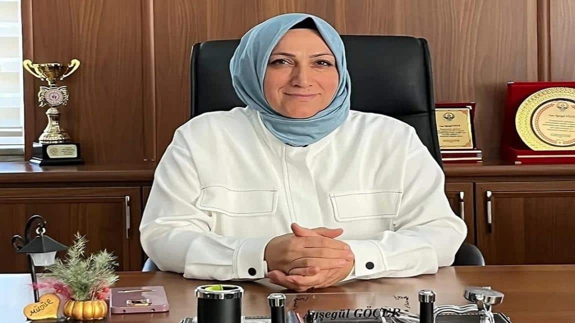 Ayşegül GÖÇER - Okul Müdürü